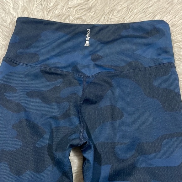 Lilybod x Soulcycle High Rise Blue Leggings With Camo Details - Picture 10 of 11
